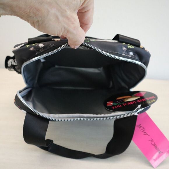 Betsey Johnson TBJ-1286 Black Allover Dogs Insulated Lunch Tote W/Mesh Pouc - Picture 6 of 8